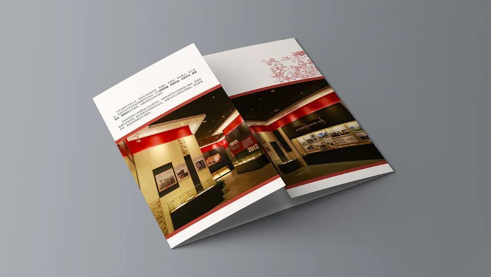 彩頁印刷后期加工服務，覆膜、燙金等工藝任選