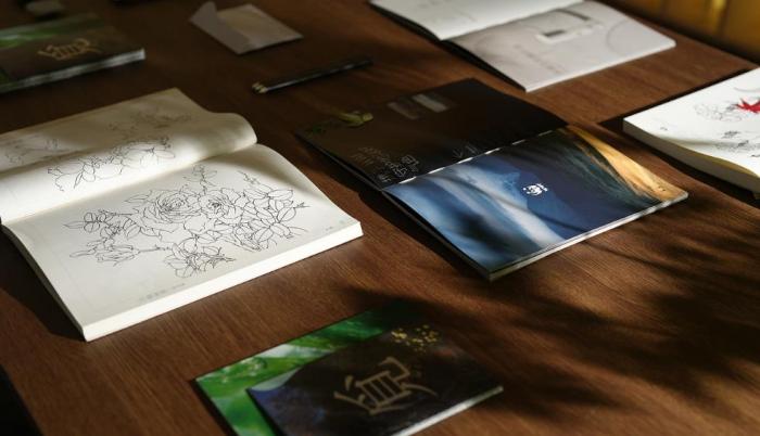 上海文創(chuàng)級(jí)目錄冊(cè)印刷_非遺龍鱗裝 / 鏤空工藝_彰顯品牌文化底蘊(yùn)